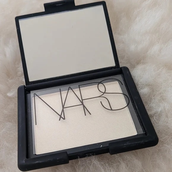 NARS Sleek Black Compact - Picture 3 of 3
